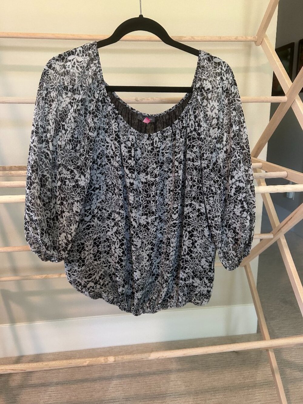 Vince Camuto Black White Lace Print Elastic Neck Bubble Hem Blouse L